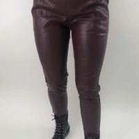 MiLanSheng Нарядные кожаные брюки с ремнем пряжкой - бордо цвет, M
